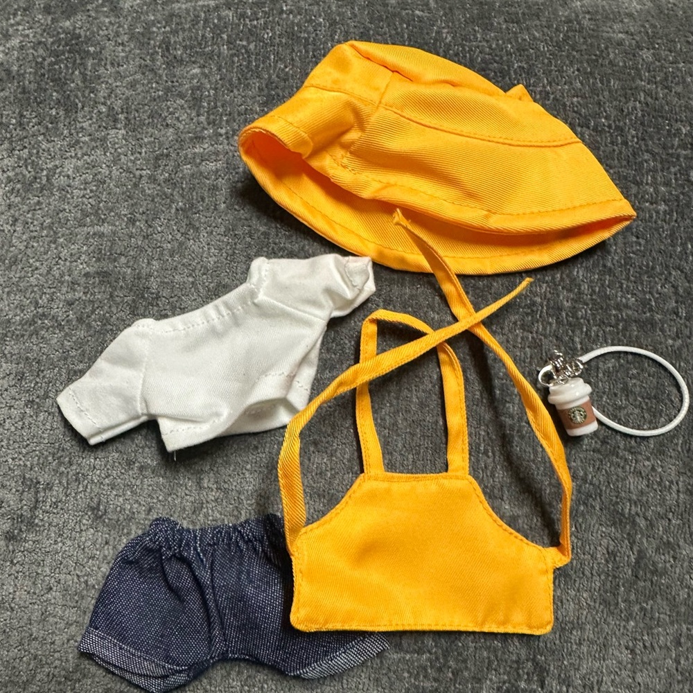Labubu Clothes Coffee Worker Barista 5 Piece Set Starbucks Apron Shorts Cup View 2